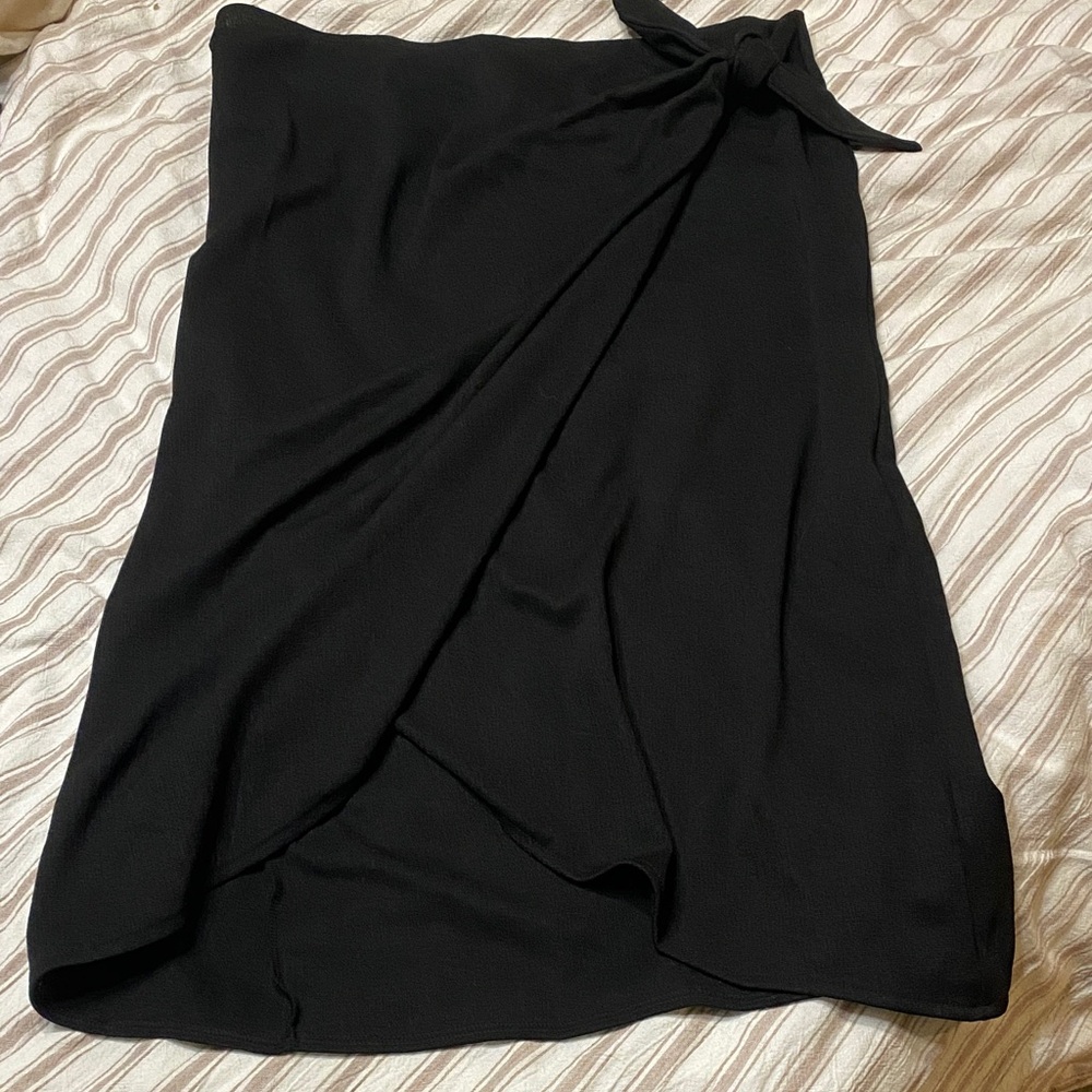 H&M Black Mini Skirt with Bow Detail
